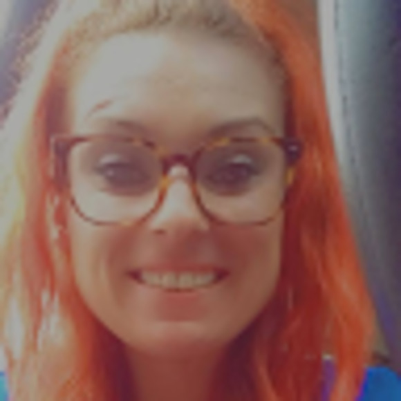 Meet your Posher, Courtney - Picture 1 of 1